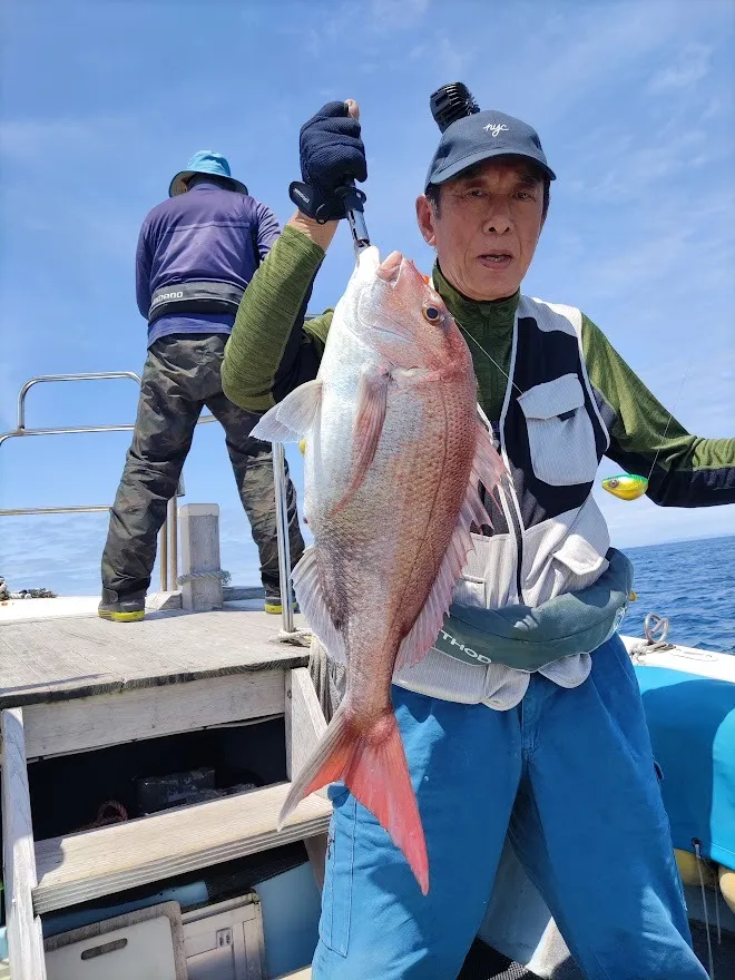 5/20 今日の鯛ラバ他。真鯛最大73㎝。釣果写真は一部です。【山口・周南・遊漁船】